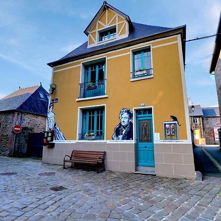 Bed and Breakfast La Goutte D'Or Комбур Экстерьер фото