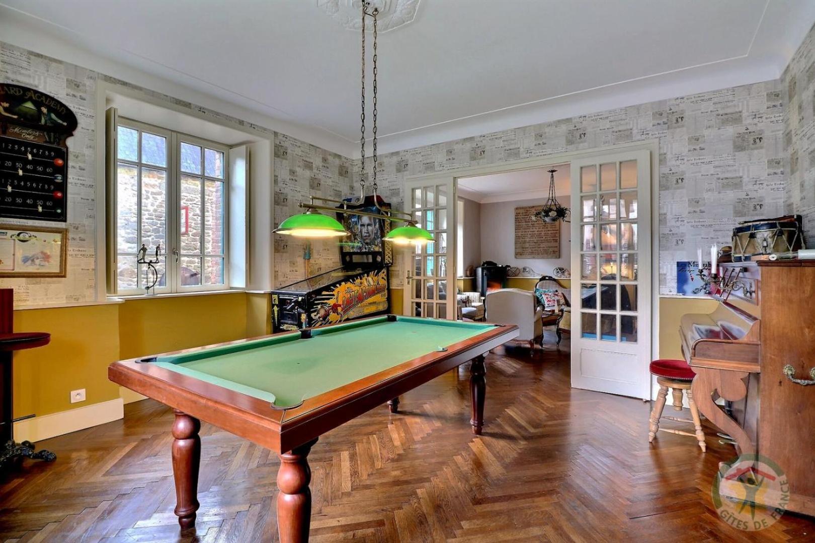 Bed and Breakfast La Goutte D'Or Комбур Экстерьер фото