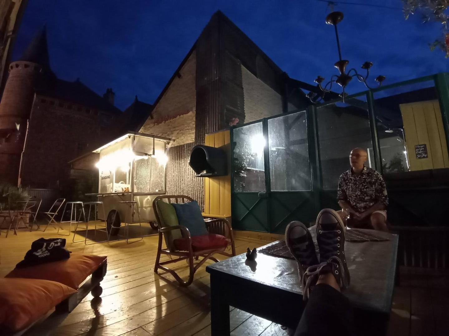 Bed and Breakfast La Goutte D'Or Комбур Экстерьер фото