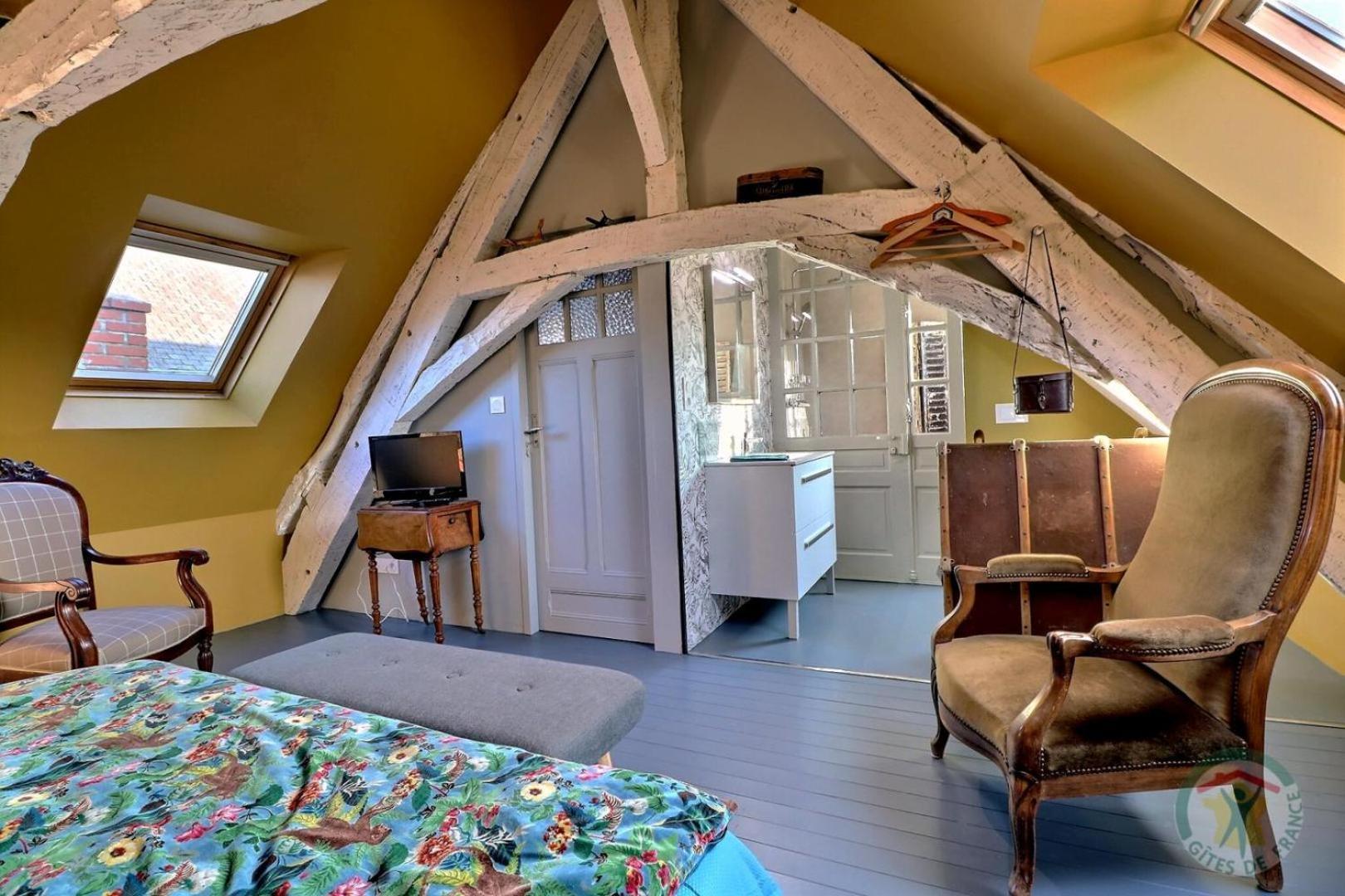 Bed and Breakfast La Goutte D'Or Комбур Экстерьер фото